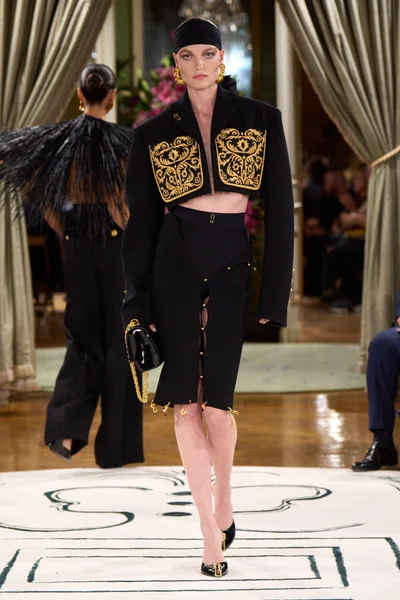 Look 3